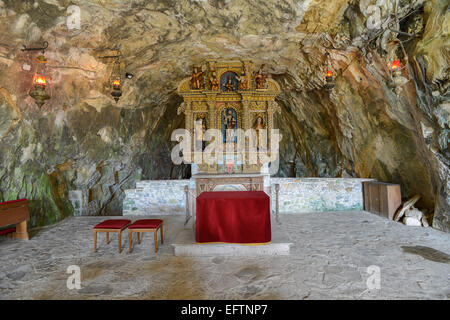 Italien-Friuli-Venezia-Giulia-Antro A Dorf in der Nähe von Pulfero in der Provinz von Udine die Kirche in der Höhle von San Giovanni d Stockfoto