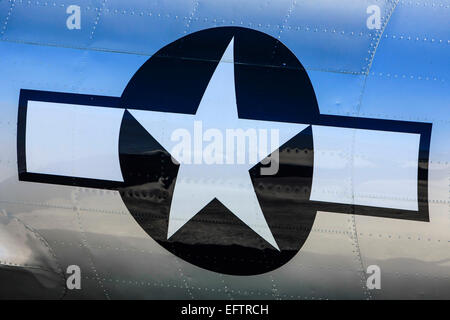 Die United States Army Air Force Abzeichen auf der Seite ein B17G Flying Fortress-Flugzeug aus dem 2. Weltkrieg gemalt Stockfoto