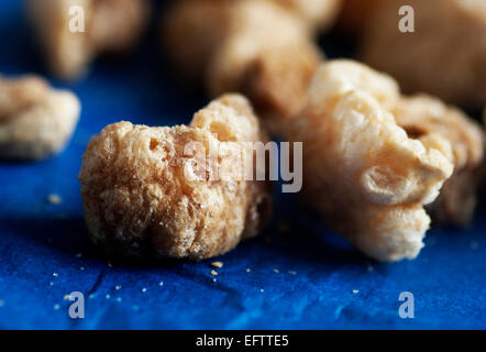 Still-Leben essen Bild von Schweinefleisch Grieben Knistern Snack Stockfoto