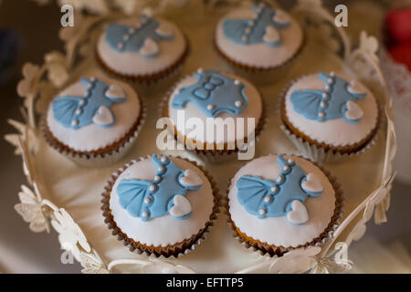 Baby-Dusche-Muffins Stockfoto