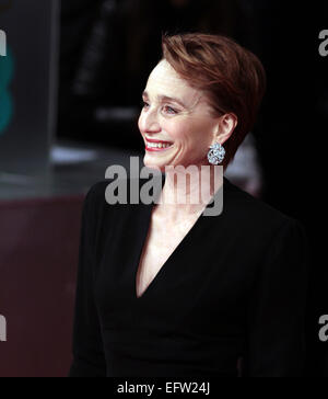 London, UK. 8. Februar 2015. Kristin Scott Thomas bei der BAFTA-2015-Preisverleihung, am Royal Opera House, Covent Garden, London. Bildnachweis: Paul Marriott/Alamy Live-Nachrichten Stockfoto