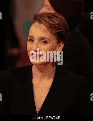 London, UK. 8. Februar 2015. Kristin Scott Thomas bei der BAFTA-2015-Preisverleihung, am Royal Opera House, Covent Garden, London. Bildnachweis: Paul Marriott/Alamy Live-Nachrichten Stockfoto