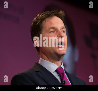 Vizepremier Nick Clegg MP, abgebildet auf der Jahreskonferenz der britischen Handelskammer in London sprechen. Stockfoto
