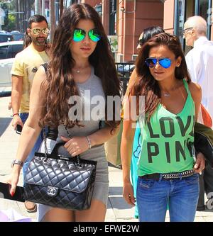 Libanesischen Diva Haifa Wehbe am Bedford Drive in Beverly Hills mit einem Freund gesichtet Featuring: Haifa Wehbe wo: Los Angeles, California, Vereinigte Staaten von Amerika bei: 8. August 2014 Stockfoto