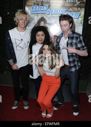 Los Angeles, Kalifornien, USA. 10. Februar 2015. Raini Rodriguez, Calum Worthy, Ross Lynch, Laura Marano Teilnahme an den Special Screening von "Bad Hair Day" im Walt Disney Studios in Burbank, Kalifornien am 10. Februar 2015 statt. 2015-Credit: D. Long/Globe Fotos/ZUMA Draht/Alamy Live-Nachrichten Stockfoto