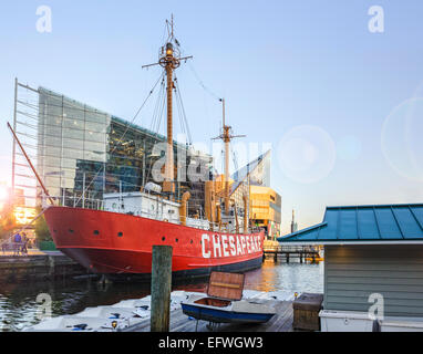 Die Vereinigten Staaten Feuerschiff Chesapeake LV116 im Innenhafen, Baltimore Maryland USA. Verbund aus drei Fotos. Stockfoto