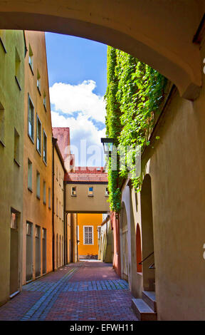 Schmalen Fußgängerzone in Landshut, alte bayerische Stadt, in der Nähe von München Stockfoto