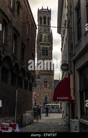 Belfry am Marktplatz, Brügge, Belgien Stockfoto