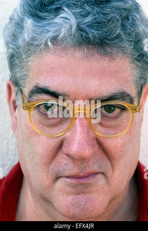 Porträt. Quim Monzó. Spanisch-katalanische Schriftsteller-Journalist und Autor, in seinem Studio in Barcelona Stockfoto