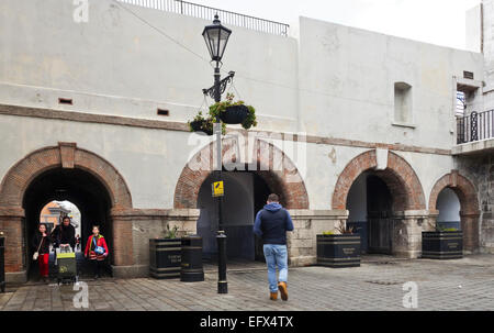 Eingang Tor Grand Kasematten Square, The Rock, Gibraltar, Britische überseegegend, Vereinigtes Königreich, Vereinigtes Königreich. Stockfoto