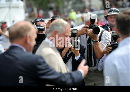 HRH Prinz Charles treffen Bauern auf der 2013 Royal Welsh Show. Stockfoto
