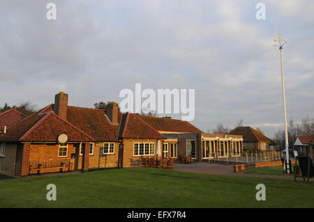 Blick im Herbst zum Clubhaus Gog Magog Golfclub Cambridge Cambridgeshire England Stockfoto