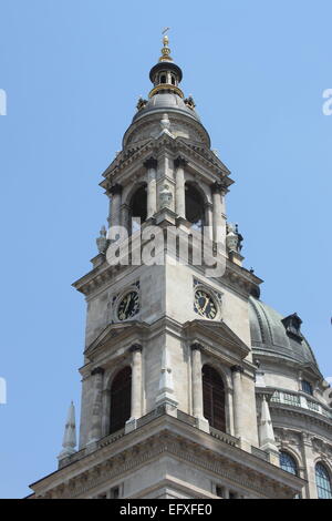 Bell Tower von St. Stephen Basilica in Budapest, Ungarn Stockfoto