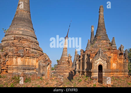 Alten rote Ziegeln buddhistischen Stupas in der Nähe des Dorfes In Dein / Indein, Inle-See, Nyaungshwe Shan State in Myanmar / Birma Stockfoto