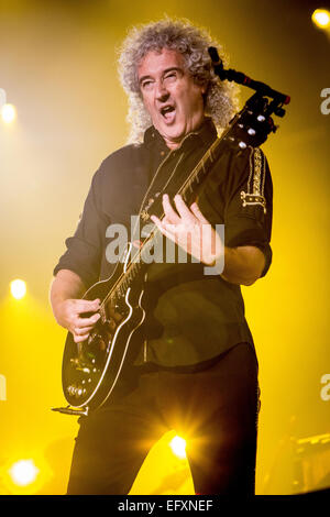 Mailand, Italien. 10. Februar 2015. Die britische Rockband QUEEN mit Adam Lambert führt im Mediolanum Forum während der "European Tour 2015" Credit: Rodolfo weitertransferiert/Alamy Live News Stockfoto