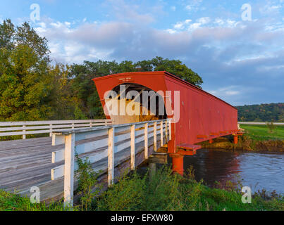 Madison County, IA: Hogback überdachte Brücke (1884) auf North River Stockfoto