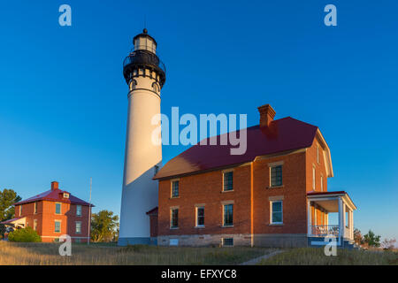 Abgebildete Rocks National Lakeshore, MI: Sonnenaufgang Licht auf Au Sable Light Station (1874) in Au Sable Punkt Stockfoto