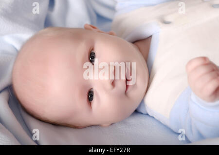 Foto von eine entzückende Baby boy Stockfoto