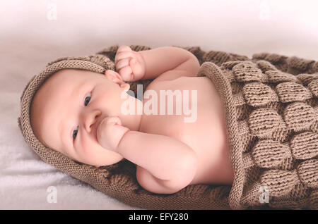 Foto von eine entzückende Baby boy Stockfoto