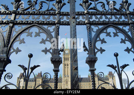 Ottawa Parliament Hill befindet sich Kanadas nationalen Gesetzgeber und 3 Millionen Besucher jährlich anzieht. Stockfoto