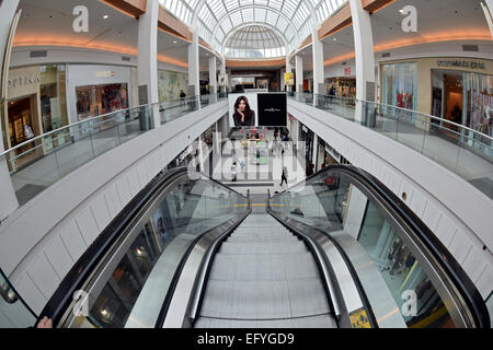 Eine allgemeine Ansicht der obersten Etage an Roosevelt Field Mall Long Island Garden City, New York Stockfoto