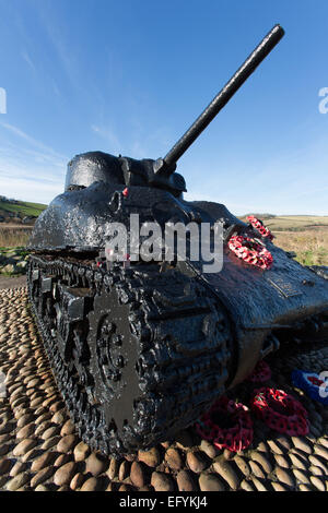 Die Übung Tiger Denkmal Sherman-Panzer am Torcross Parkplatz von Slapton Sands. Stockfoto