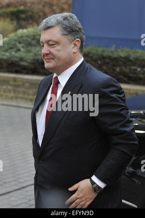 (150212)--Brüssel, 12. Februar 2015 (Xinhua)--der Ukraine Präsident Petro Poroshenko kommt in Hauptquartier der EU für einen informellen EU-Gipfel in Brussles, Belgien, 12. Februar 2015. (Xinhua / Ye Pingfan) Stockfoto