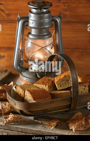 Parkin. Haferflocken und Sirup Lebkuchen Kuchen Stockfoto