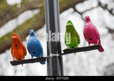 Soho Square, London, UK. 12. Februar 2015. Kunst-Installation, kuratiert von der SIM-Smith Gallery, genannt "Herde" von Künstler Patrick Murphy im Londoner Soho. Bildnachweis: Matthew Chattle/Alamy Live-Nachrichten Stockfoto