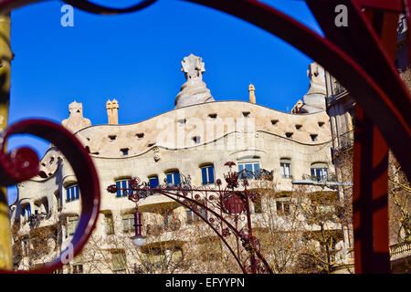 Casa Milà aka La Pedrera 1906-1912. Wohnhaus von katalanischen Architekten Antoni Gaudi. Barcelona, Katalonien, Spanien, Europa Stockfoto