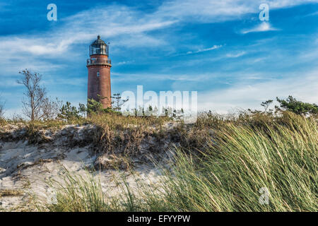 Der Leuchtturm Darßer Ort befindet sich im Nordwesten der Halbinsel Fischland-Darß-Zingst an der Ostsee, Deutschland Stockfoto