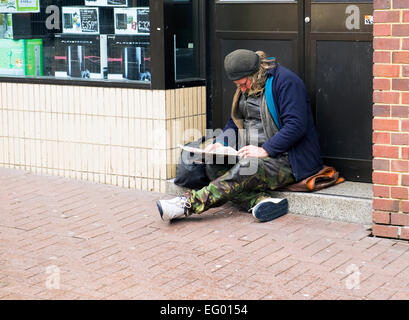 Bitte beachten Sie, dass der Begriff der Obdachlosen und von Obdachlosigkeit oder anderen Beschreibung nicht richtig angenommen werden. Stockfoto