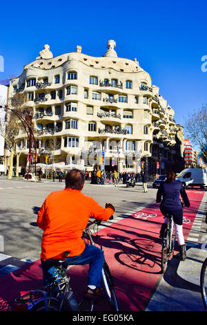 Casa Mila auch bekannt als La Pedrera von Antoni Gaudi Architekten entworfen. Barcelona, Katalonien, Spanien Stockfoto