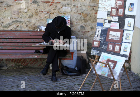 Streetart-Künstler in Lissabon, der malt mit Kaffee Stockfoto
