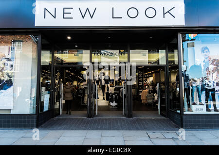 Neuer Look trendy modische Kleidung Shop in der Hohen st Salisbury Stockfoto