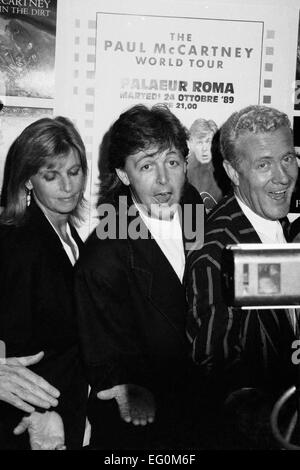 Paul McCartney mit seiner damaligen Frau Linda auf Tour in Italien 1989 Stockfoto