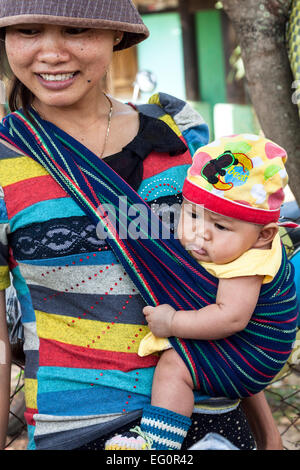 Kon Tum Minderheitengemeinschaften, Vietnam. Bahnar (Ba Na) ethnische Gruppe (Lebensstil). Stockfoto