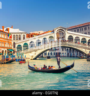 Rialto-Brücke in Venedig Stockfoto