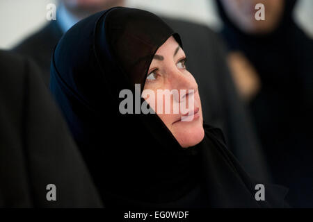 Ivana Zemanová, Ehefrau des tschechischen Präsidenten Milos Zeman, während des Besuchs der Sheikh-Zayed-Moschee in Abu Dhabi, Vereinigte Arabische Emirate, 13. Februar 2015 abgebildet. (CTK Foto/David Tanecek) Stockfoto