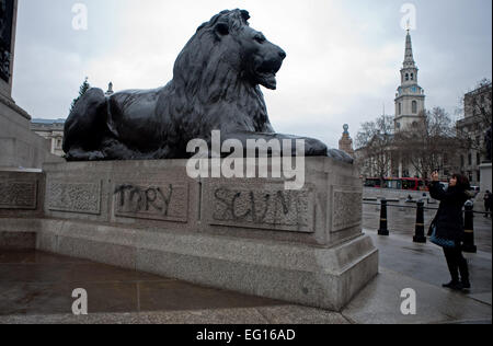 Student clasing mit der Polizei während Studentenprotest in London Stockfoto