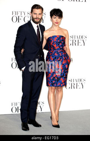 London, UK. 12. Februar 2015. Jamie Dornan und Amelia Warner Ankunft für die Fünfzig Schattierungen von grau UK Premiere, im Odeon Leicester Square in London. Bildnachweis: Dpa picture Alliance/Alamy Live News Stockfoto