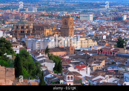 Stadtbild bei Sonnenuntergang, Granada, Andalusien, Spanien Stockfoto