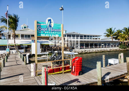 Florida, Sebastian, Captain Hiram's Resort, Hotel, Restaurant Restaurants Essen Essen Essen Essen Cafe Cafes, außen, außen, Indian River Lagoon, Bootsanlegestelle, F Stockfoto