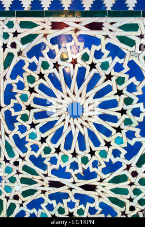 Azulejo Ornament auf der Wand, Alcazar, Königspalast, Sevilla, Andalusien, Spanien Stockfoto
