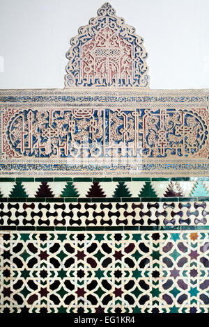 Azulejo Ornament auf der Wand, Alcazar, Königspalast, Sevilla, Andalusien, Spanien Stockfoto