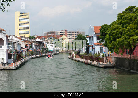 Die Malacca-Fluss, der durch Malacca Stadt, Malaysia. Stockfoto