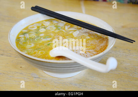 Japanische Nudeln Udon Tom Yum Kung Suppe Stockfoto