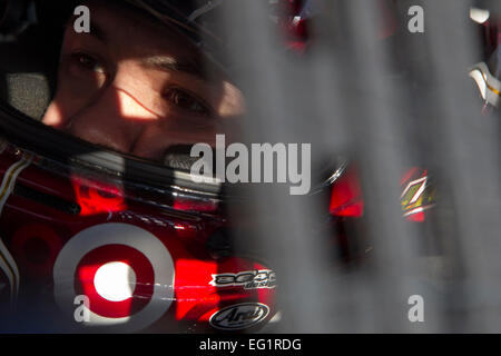 Daytona Beach, FL, USA. 13. Februar 2015. Daytona Beach, FL - 13. Februar 2015: Der NASCAR Sprint Cup Series Teams nehmen an der Strecke für den Sprint Unlimited auf dem Daytona International Speedway in Daytona Beach, FL. © Csm/Alamy Live-Nachrichten Stockfoto