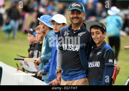 Christchurch, Neuseeland. 14. Februar 2015. Fans während des ICC Cricket World Cup-match zwischen Neuseeland und Sri Lanka bei Hagley Oval in Christchurch, Neuseeland. Samstag, 14. Februar 2015. © Aktion Plus Sport/Alamy Live-Nachrichten Stockfoto