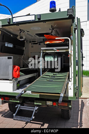 Innere des militärischen Krankenwagen Stockfoto